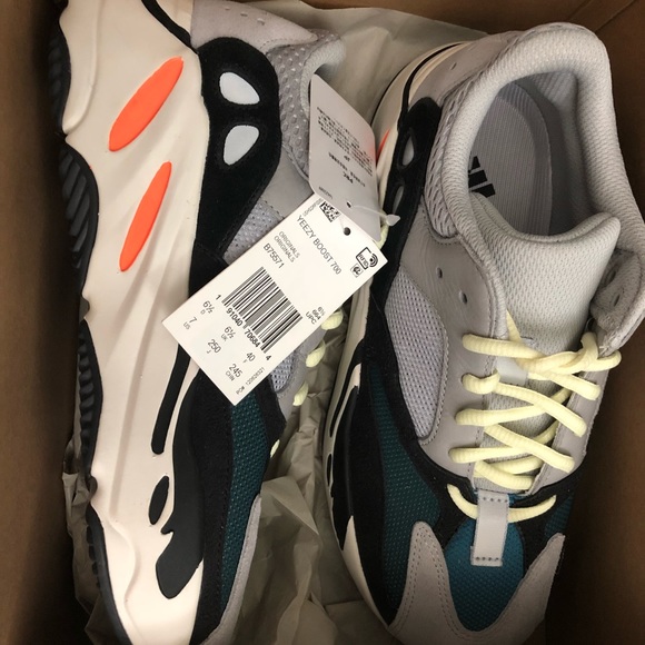 interior yeezy 700
